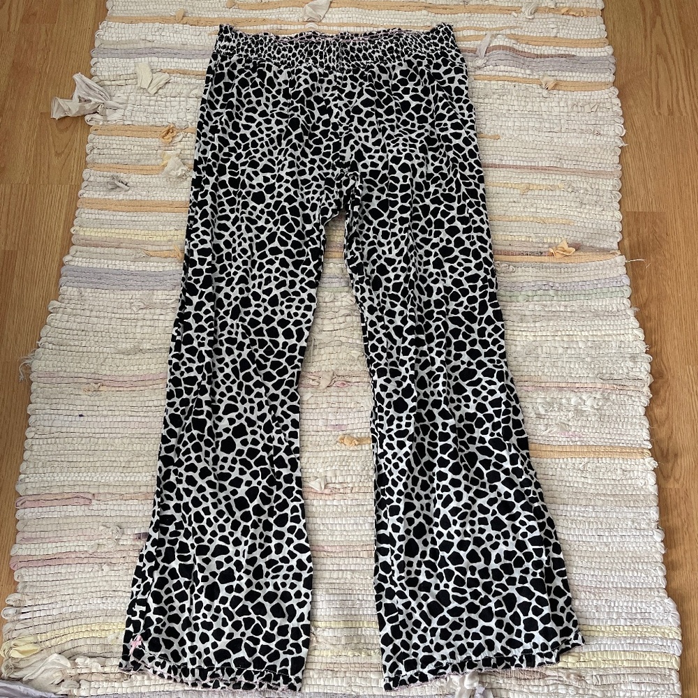 Victoria’s Secret Cow Print Smocked Pull On Pajama Pants / Bottoms - Picture 2 of 6